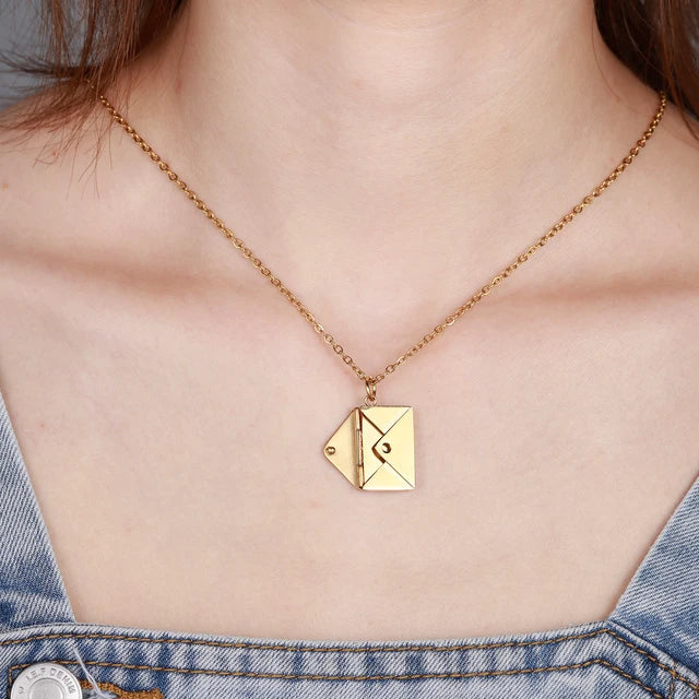 Sofia - Geometric pendant necklace with envelope